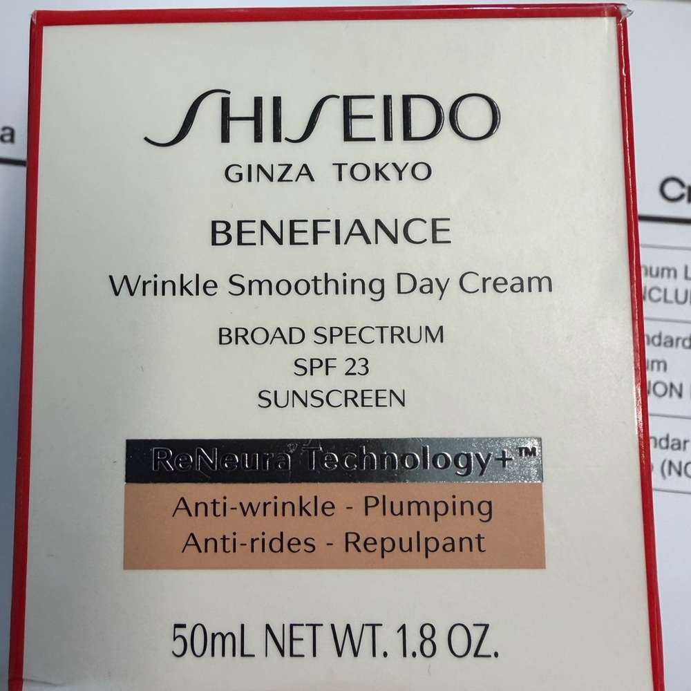 BRAND NEW!  Shiseido Benefiance Wrinkle Smoothing Day Cream - Pearl Pink & Cream - Picture 2 of 2